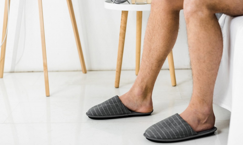 best-mens-slippers.jpg